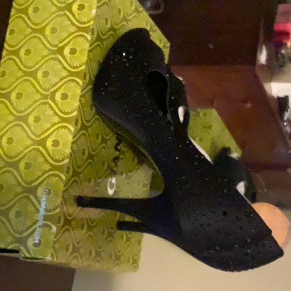 Gianni Bini Black Rhinestone Peep Toe Heels size 9 - Picture 3 of 7